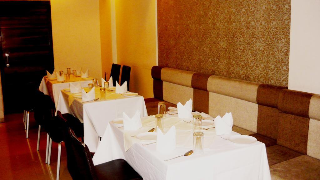 Hotel Tanish Residency Navi Mumbai Esterno foto