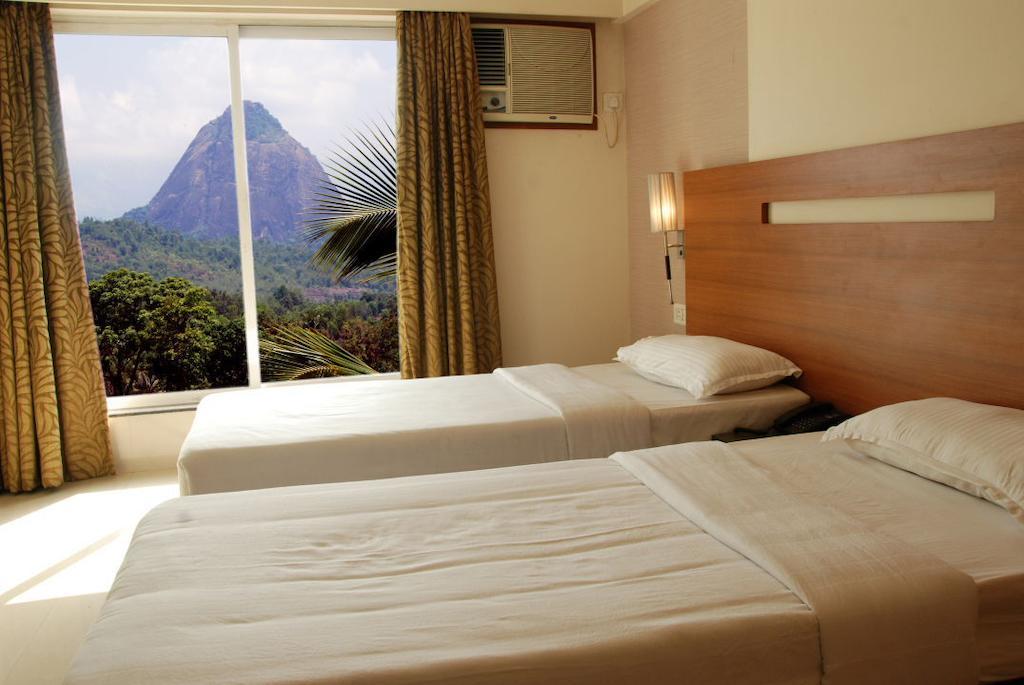 Hotel Tanish Residency Navi Mumbai Esterno foto