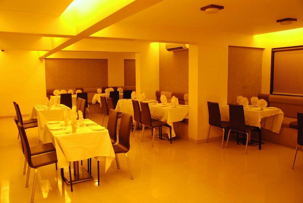 Hotel Tanish Residency Navi Mumbai Esterno foto