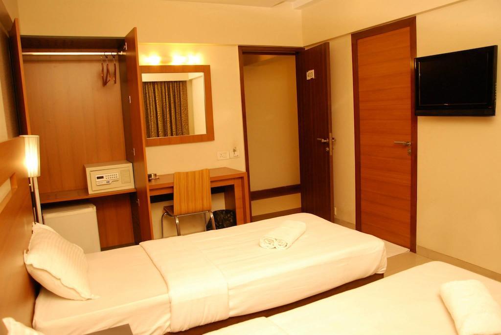 Hotel Tanish Residency Navi Mumbai Camera foto